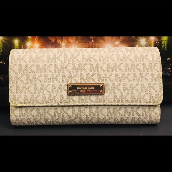 Sneaker and wallet new, MK size 6m - Picture 2 of 16